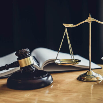 Litigation-vs.-Arbitration-For-Commercial-Disputes-in-Miami-1024x683 Alternative Solutions to Commercial Disputes: Navigating 2025 with Strategy