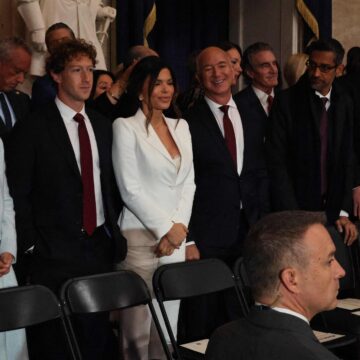 8AfKWGr_abn9BzCdaIe0be Leaders Who Transformed Their Sectors